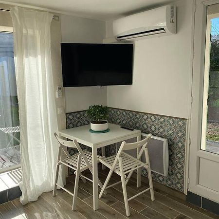 אביניון Charmant Studio Avec Jardin מראה חיצוני תמונה