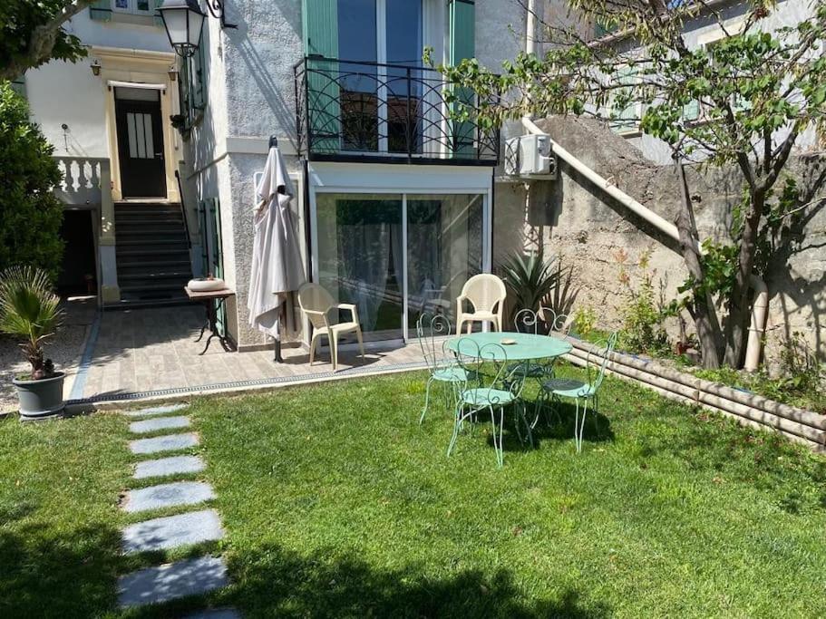 אביניון Charmant Studio Avec Jardin מראה חיצוני תמונה